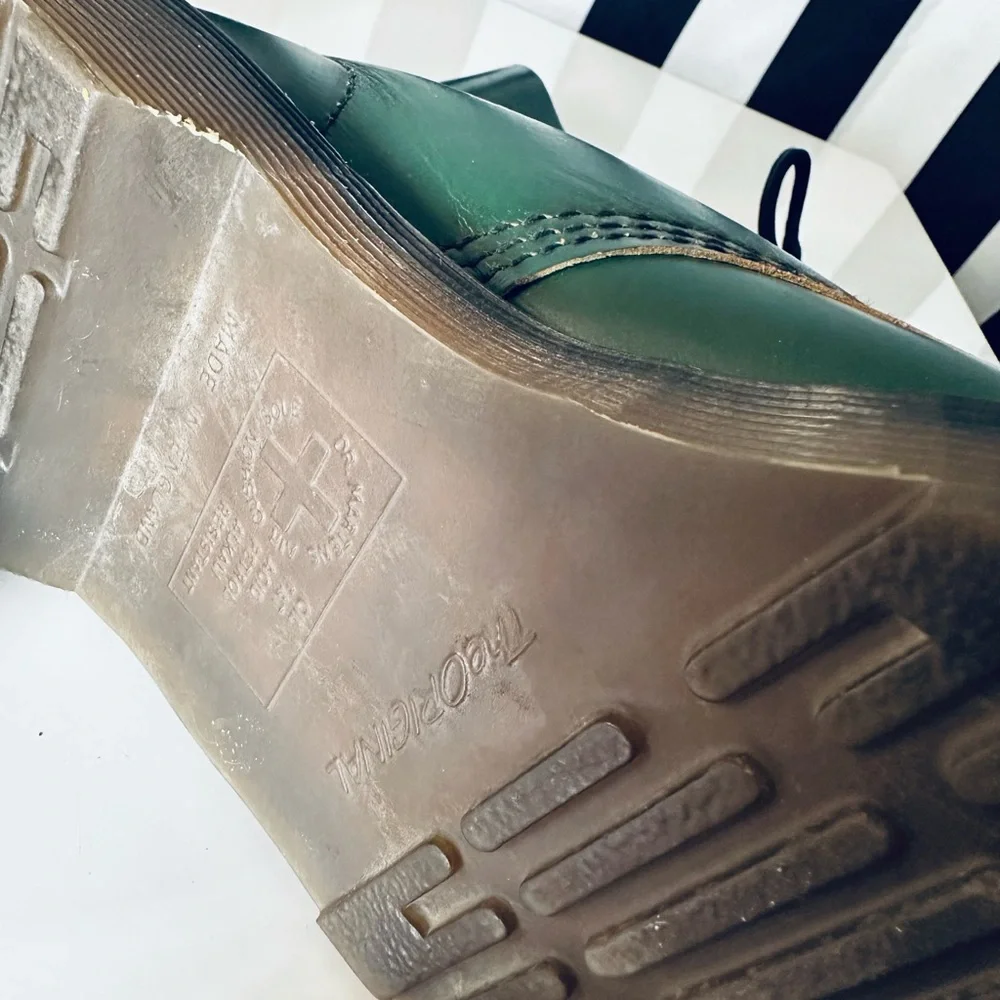 Dr Martens RARE Vintage green 10-eye 1490 Boots - England - Bouncing Soles